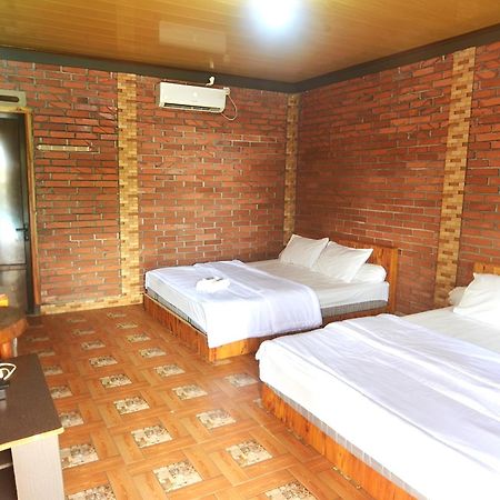 Villa Kopiori Yogyakarta Bagian luar foto