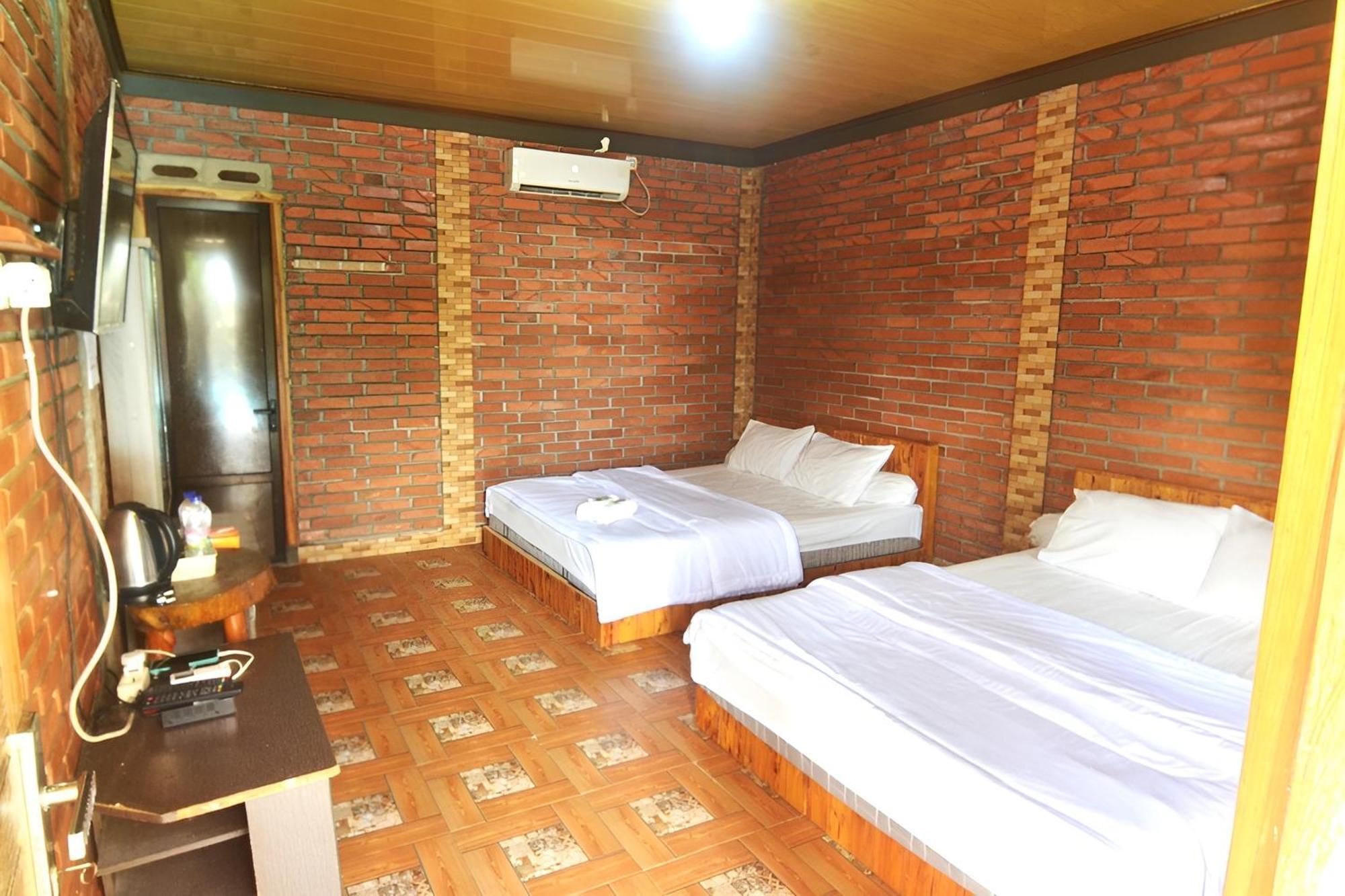 Villa Kopiori Yogyakarta Bagian luar foto