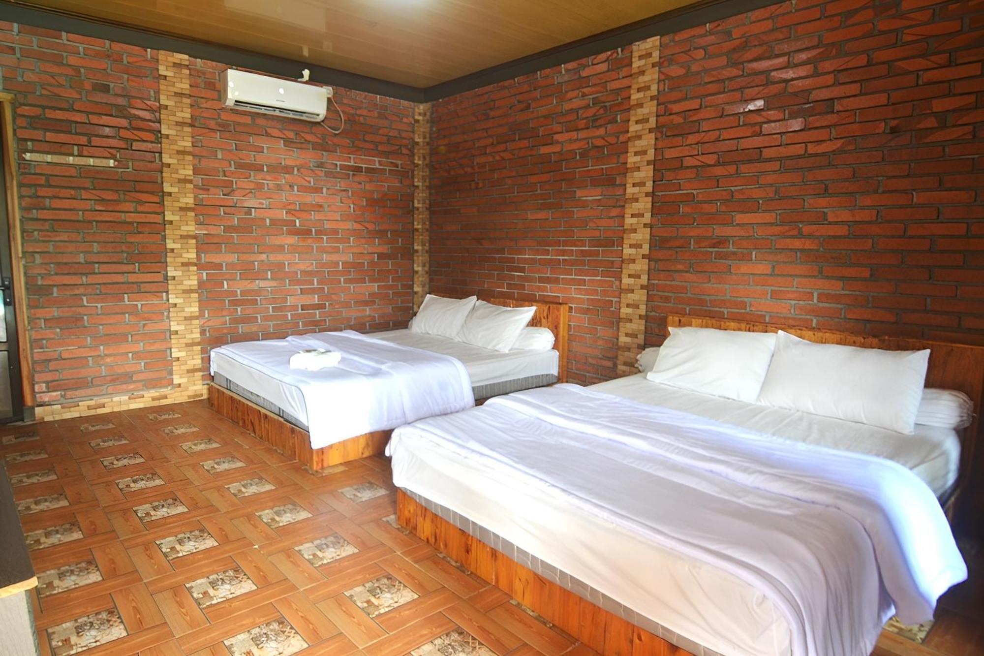 Villa Kopiori Yogyakarta Bagian luar foto