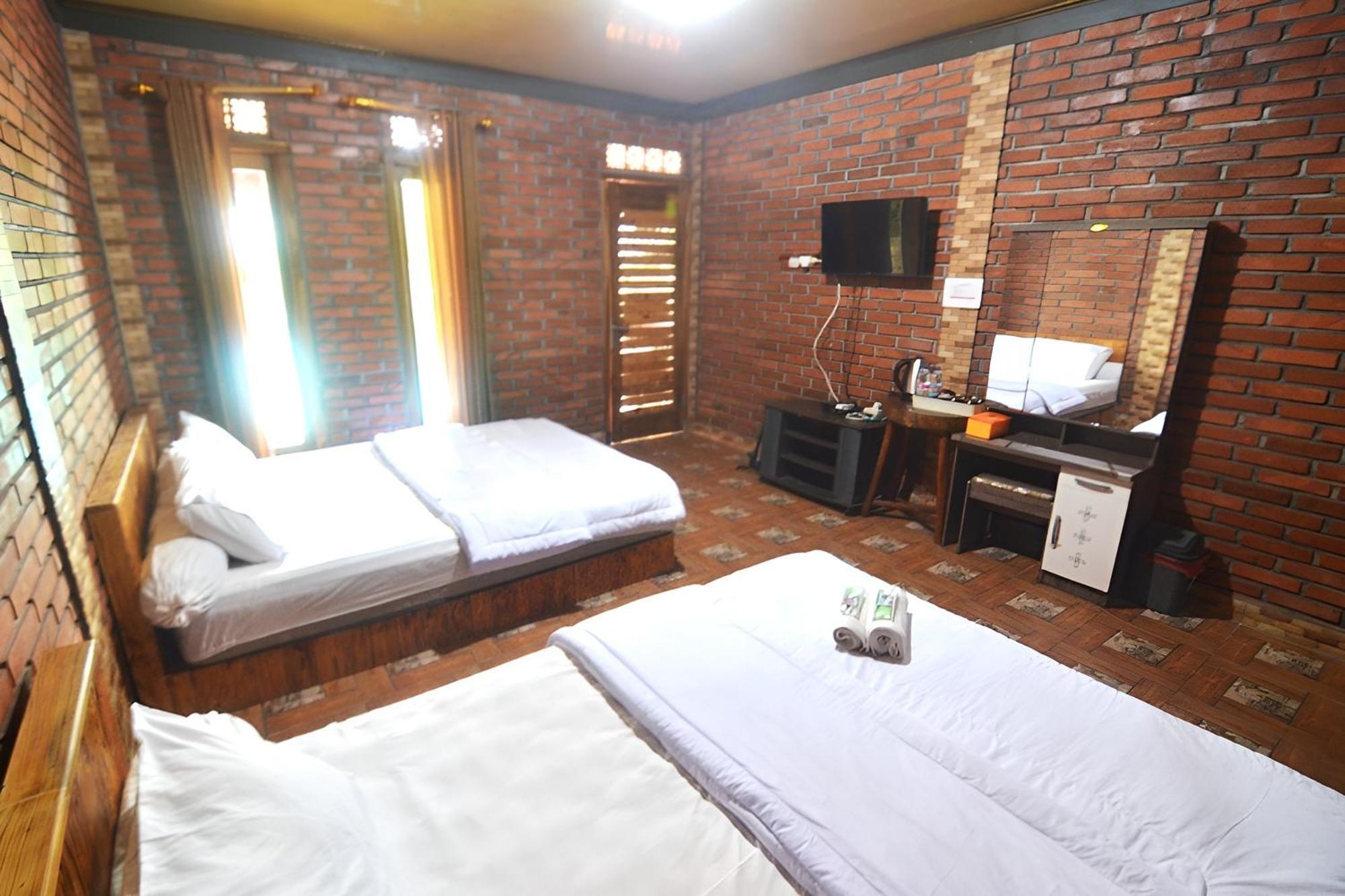 Villa Kopiori Yogyakarta Bagian luar foto