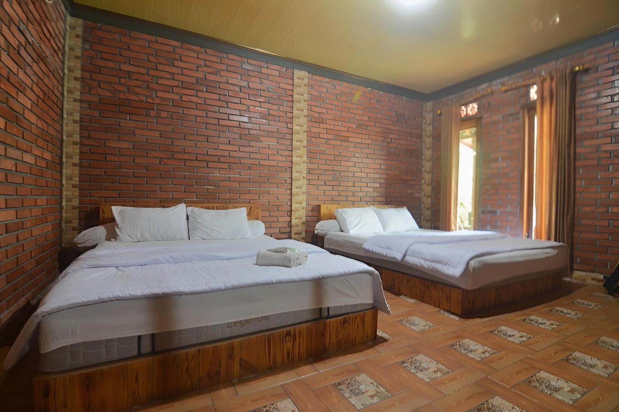 Villa Kopiori Yogyakarta Bagian luar foto